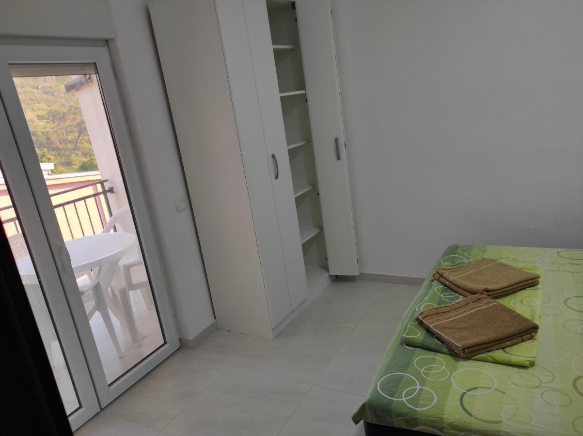 Apartment Perutovic 苏托莫雷 外观 照片