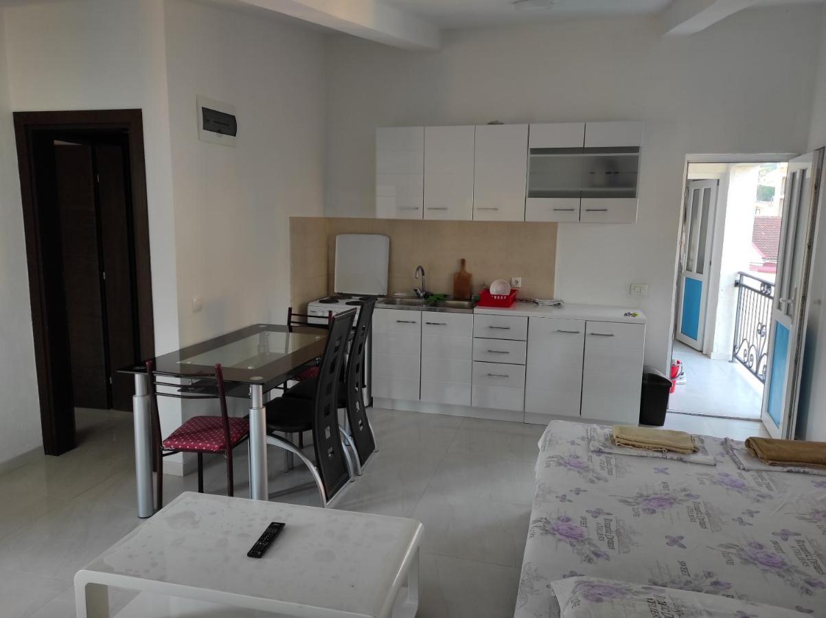 Apartment Perutovic 苏托莫雷 外观 照片