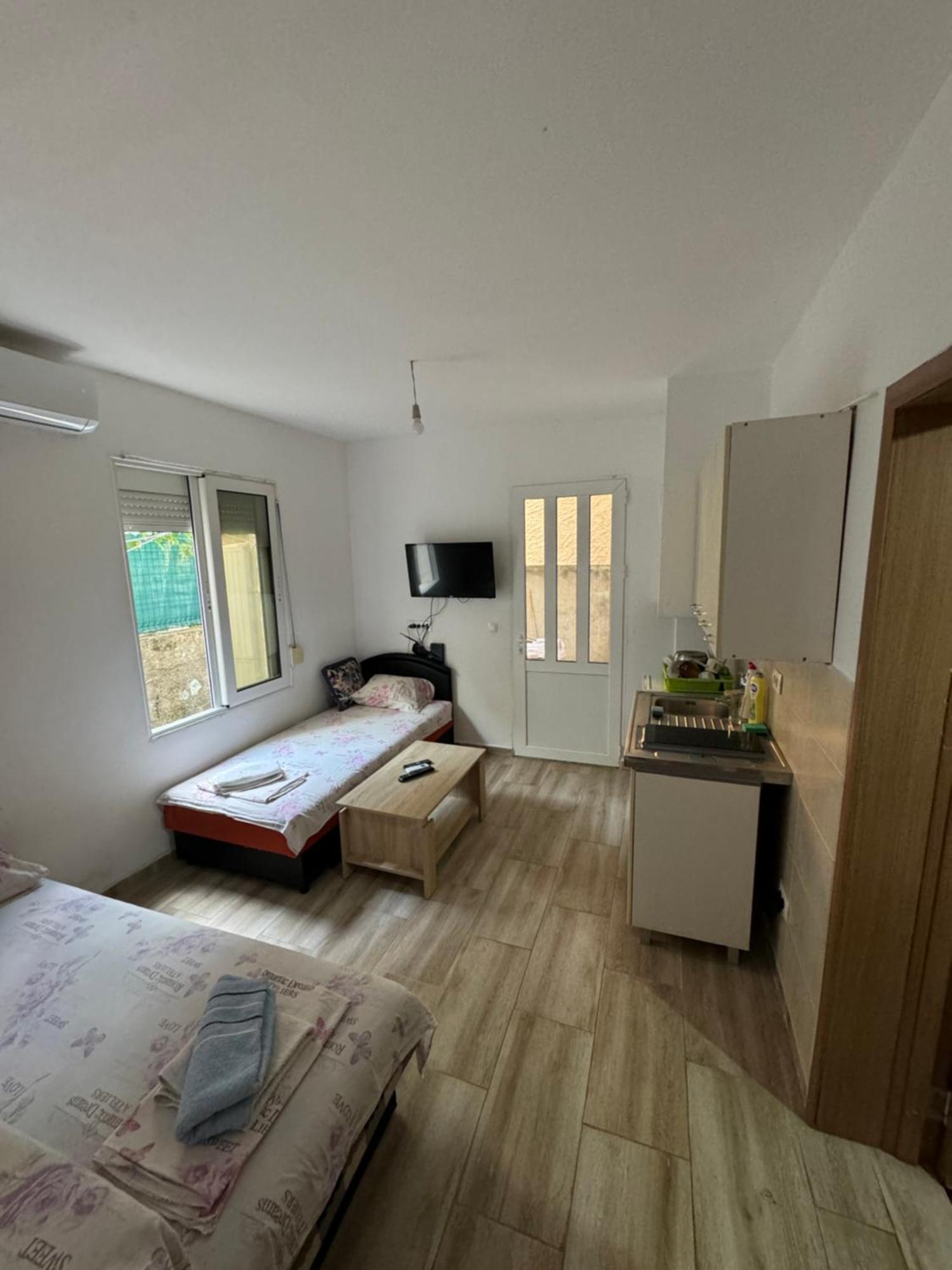 Apartment Perutovic 苏托莫雷 外观 照片