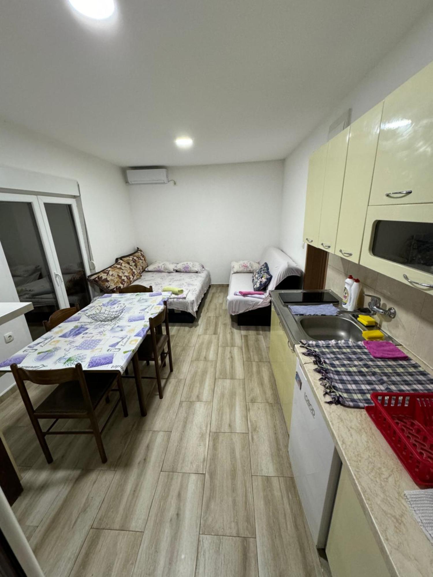Apartment Perutovic 苏托莫雷 外观 照片