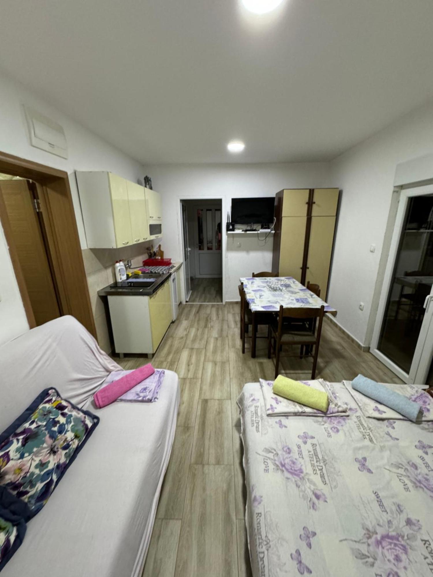 Apartment Perutovic 苏托莫雷 外观 照片