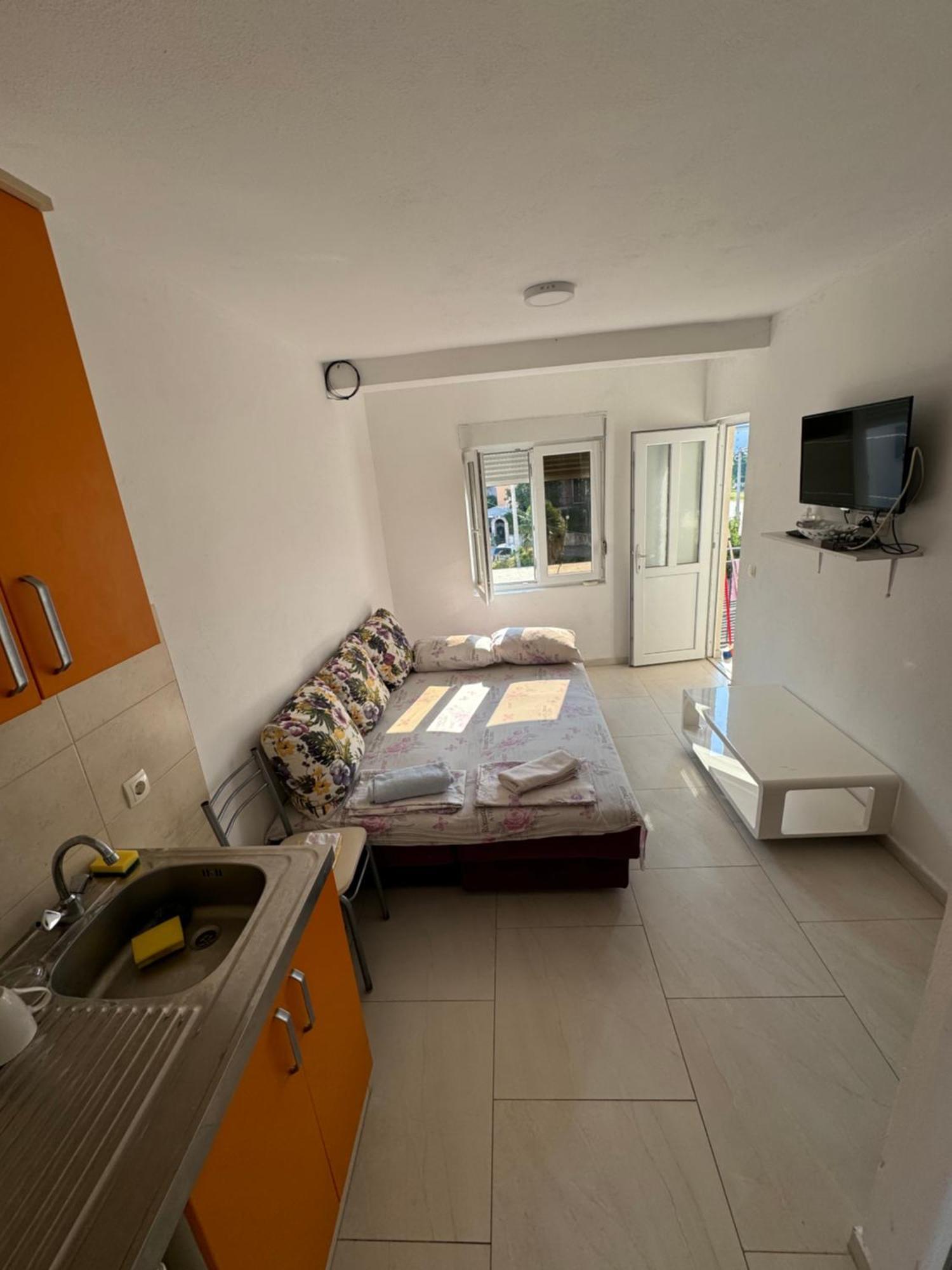 Apartment Perutovic 苏托莫雷 外观 照片