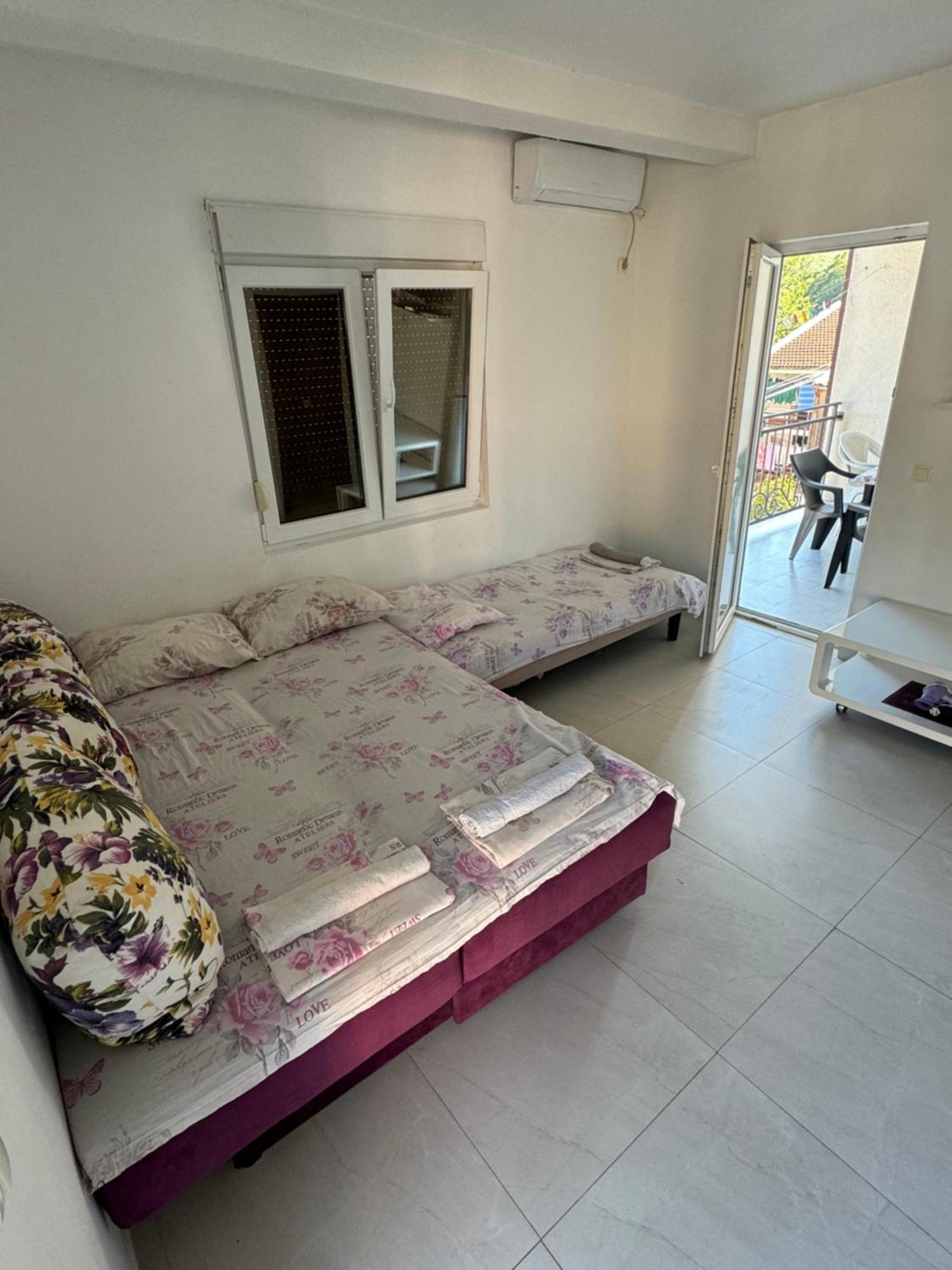 Apartment Perutovic 苏托莫雷 外观 照片